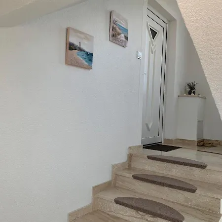 Mirela Appartamento *