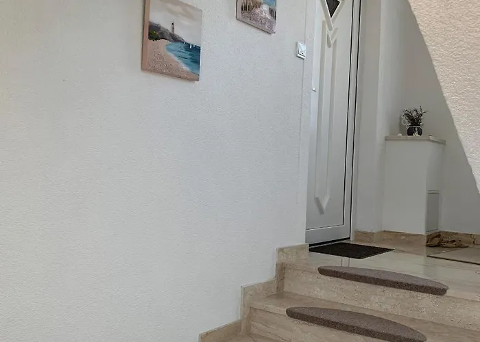 Mirela Appartement *